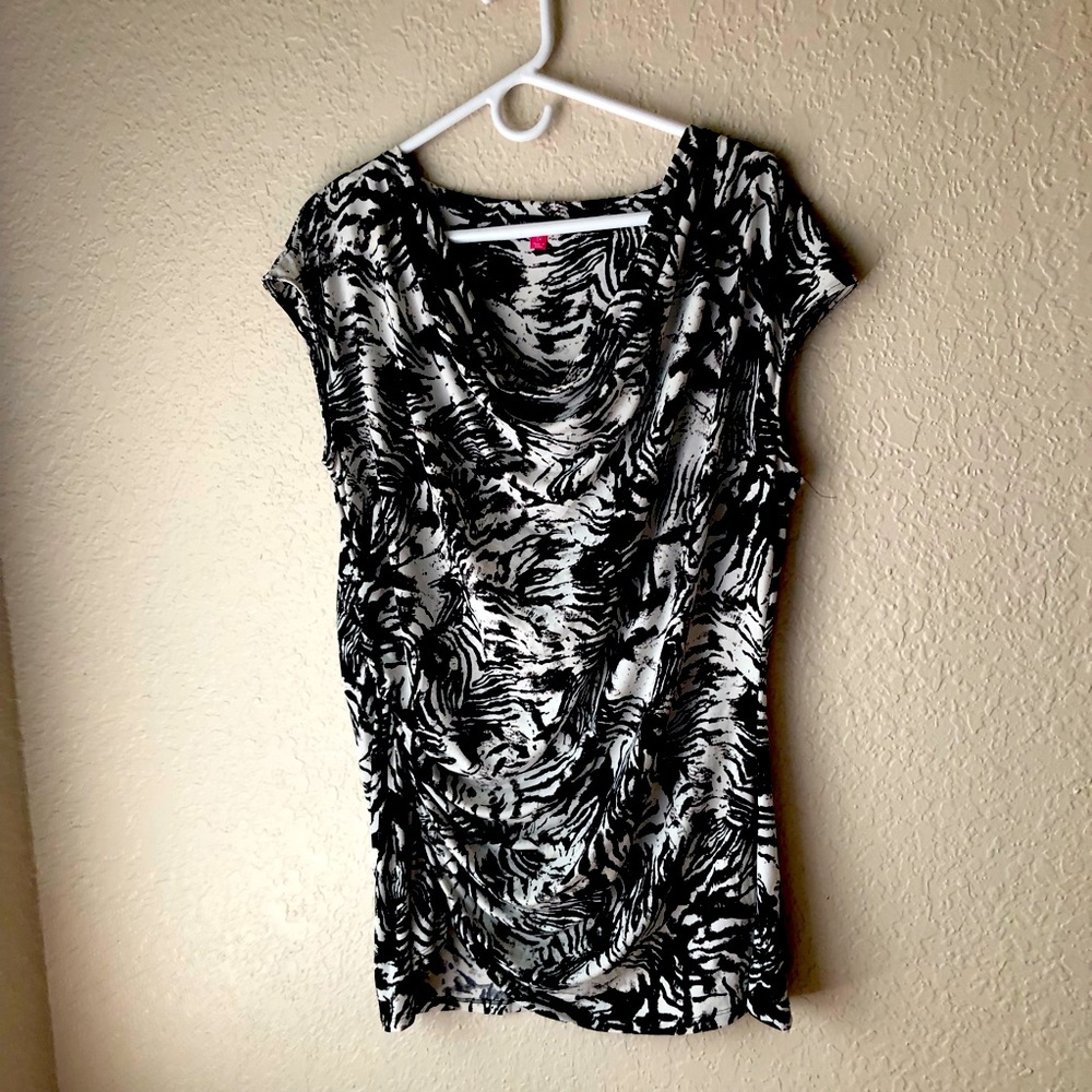 Vince Camuto cap sleeve black print top.